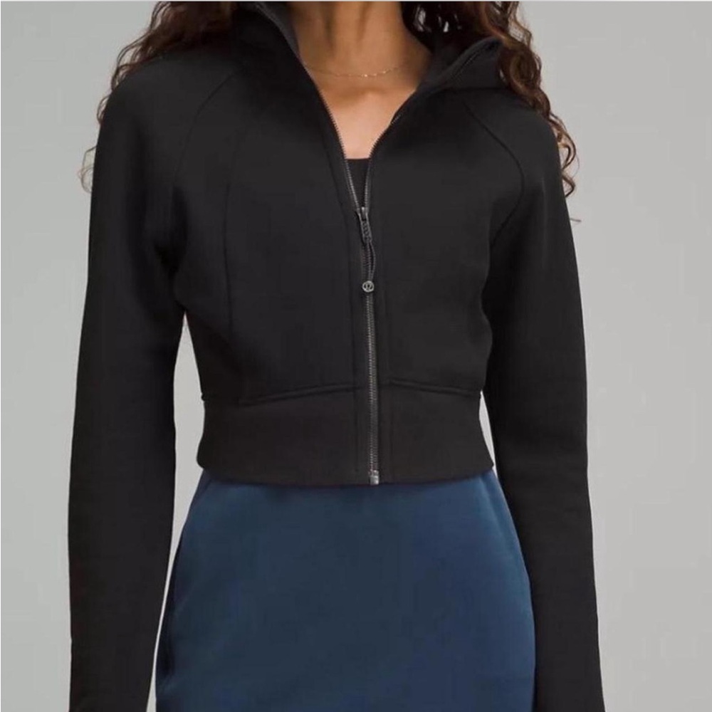 LULULEMON • HOODIES
Women • Size O • Like new